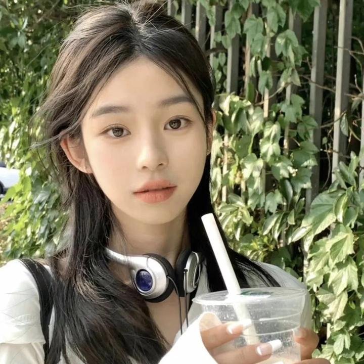 我才不信你是个王子呢